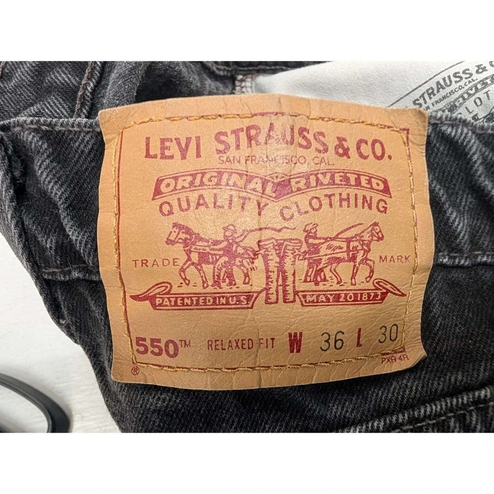 Vintage Levi's 550 Relaxed Fit Denim Cutoff Shorts Men's 36 Black Cotton Classic
